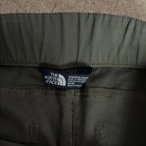 The North Face Dark Green Women's Active Leggings - Picture 2 of 4